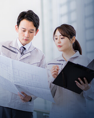 製品設計から製造まで一貫対応する株式会社森下の技術スタッフの打ち合わせ風景